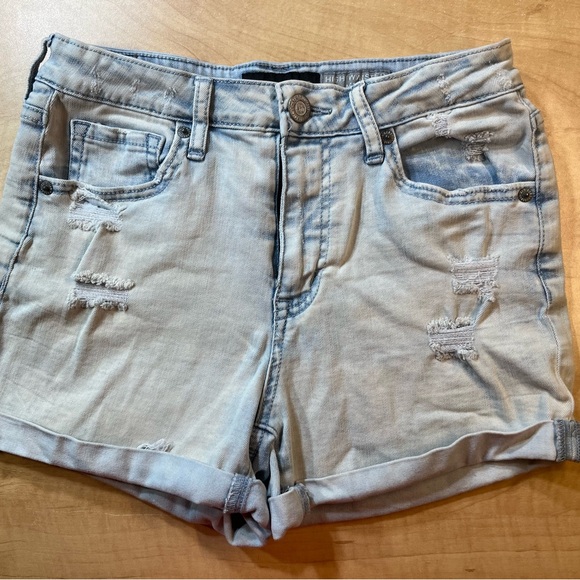 Aeropostale Distressed High Waisted Midi Stretch
Denim Shorts Size 4 - Picture 2 of 7
